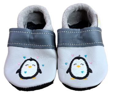 Lederpuschen Pinguin auf grau