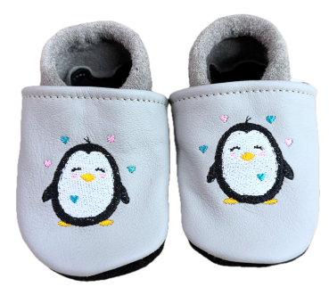 Krabbelschuhe Pinguin auf grau