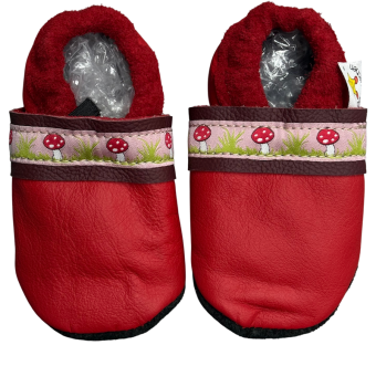 Lederpuschen in Rot mit Webband