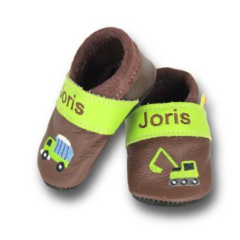 Krabbelschuhe Baustelle auf braun