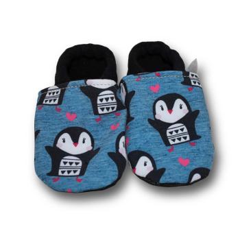 Vegane Krabbelschuhe Pinguin auf blau