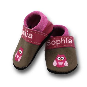 Krabbelschuhe Eule auf schlamm