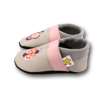 Krabbelschuhe Käfer auf grau