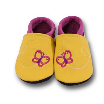 Krabbelschuhe Schmetterling 2015 auf gelb