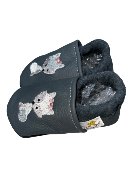 Lederpuschen Schneefuchs auf grau