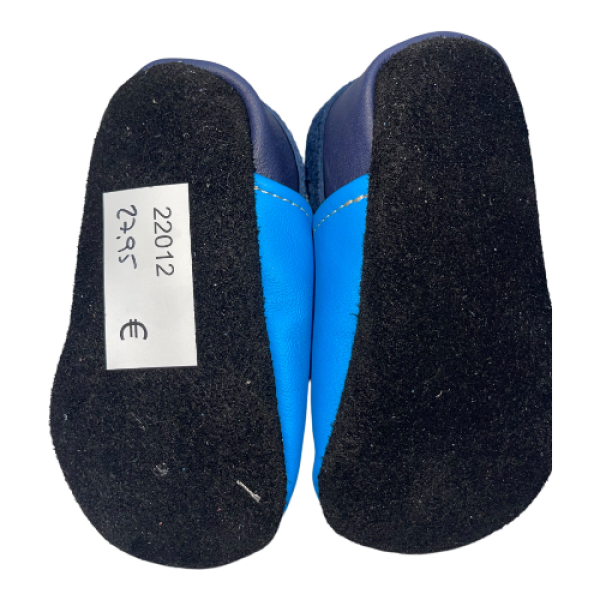 Krabbelschuhe Feuerwehr auf blau