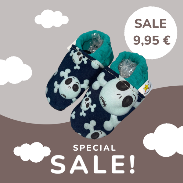 Vegane Krabbelschuhe TOTENKOPF