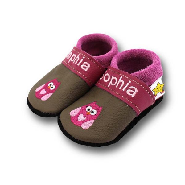 Krabbelschuhe Eule auf schlamm