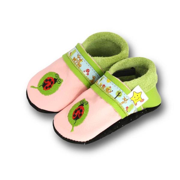 Lederpuschen Marienkäfer auf rosa