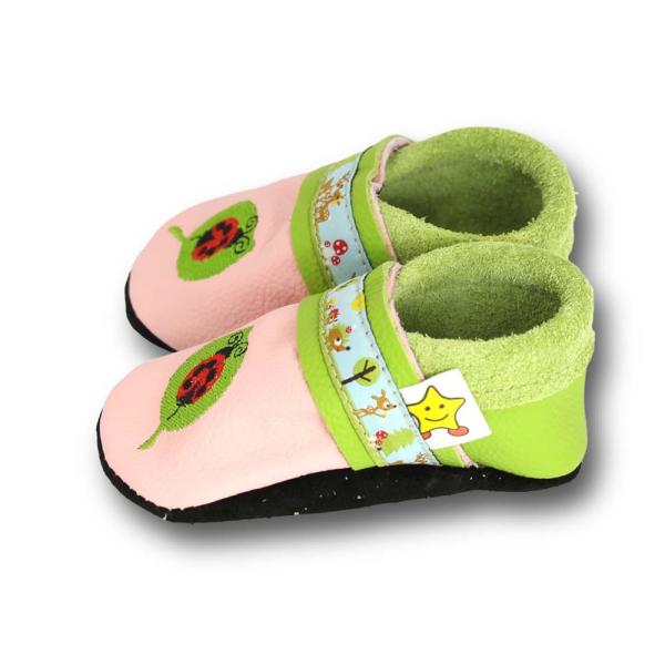 Lederpuschen Marienkäfer auf rosa