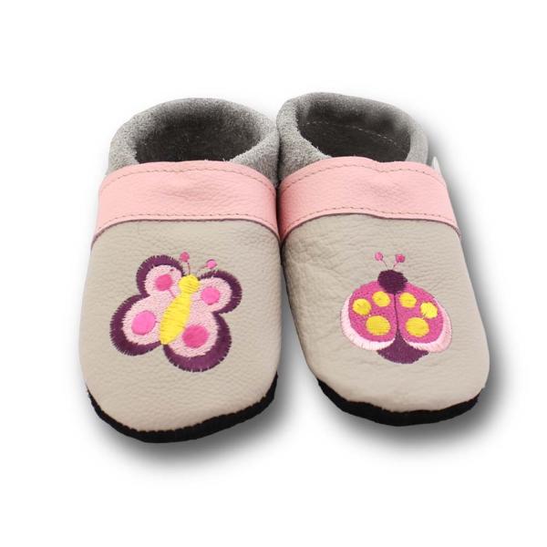 Krabbelschuhe Käfer auf grau