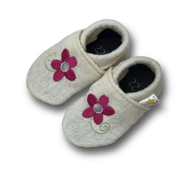 Walkloden-Puschen Blume auf Cremeweiß